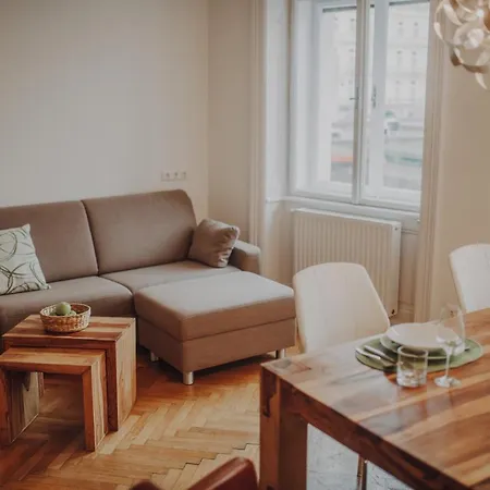 Ferienwohnung Karmelita
