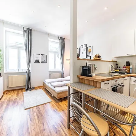 Cozy + Trendy By Jr City Apartments