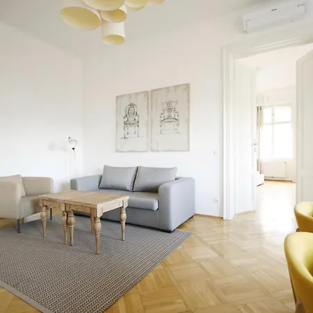 Heymi Apartments Oper