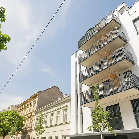 Ottakring Balcony Suite