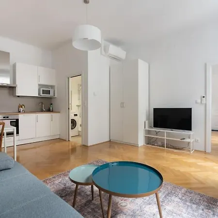 Altbau Traum Mit Klimaanlage Im Zentrum, Ruhelage