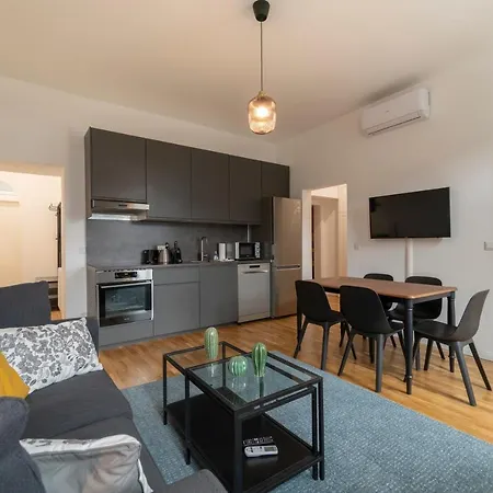 Josef'S Home I Comfort Apartment I Metro Access