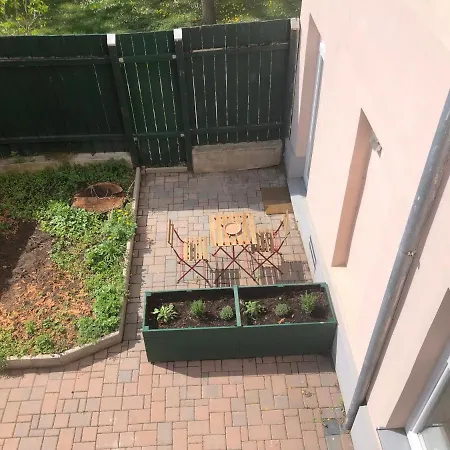 2 Zimmer Apartment Mit Terrasse! Schoenbrunn-Naehe