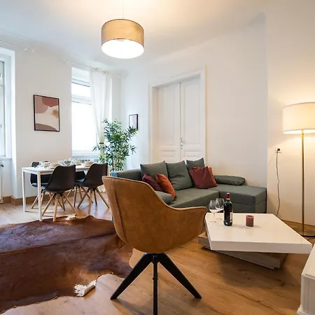 Coupledream - 10Min To City Center!