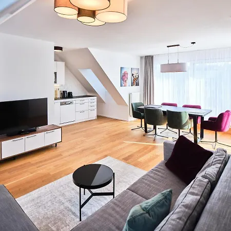 Myfavorit Apartments - Spacious Apartments Next To Puplic Transport U1 Direct Connection To Citycenter