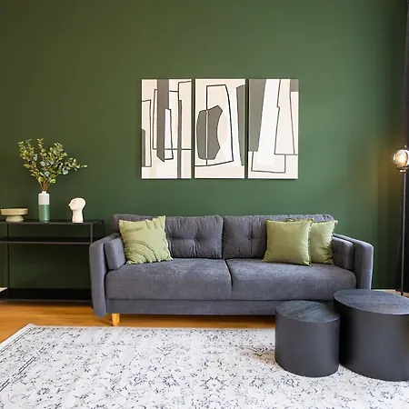 Brand-New Apartment With A Breathtaking Design Located Right Near Belvedere Castle, 15 Minutes From City Centre