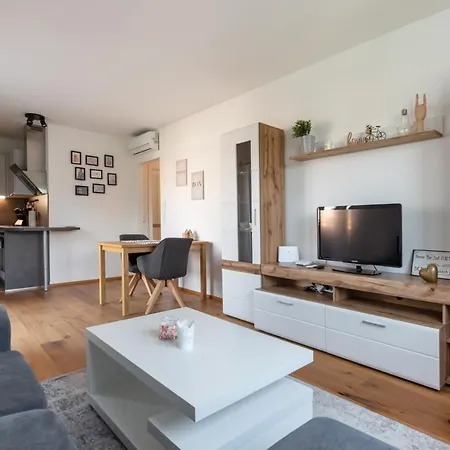 Gruene Ruhelage, 20 Minuten Ins Zentrum Und Parkgarage