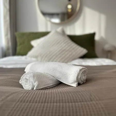 Chic Apartment - Quiet Area - Next To Hospital