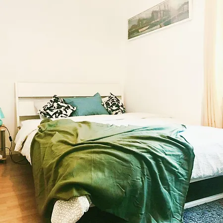 Nr.1 Perfect 3 Bedrooms Near To Main Train Station