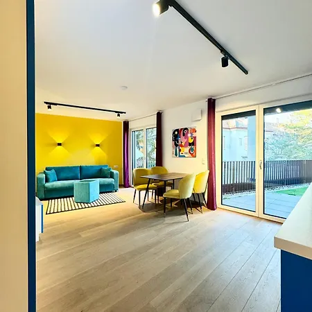 Sunshine Apartment Mit Terrasse