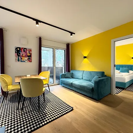Wohnung Mit Terrasse + Parkplatz