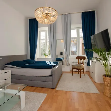 Home Suites Home