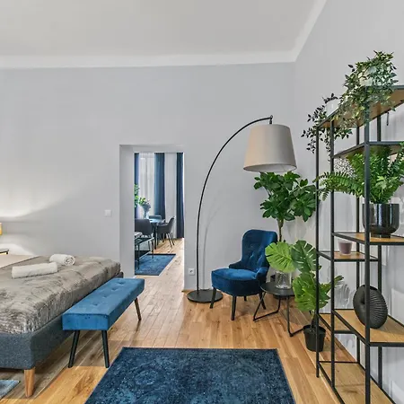Balcony Apartment, 4 Min To U3 Zipperer Strasse