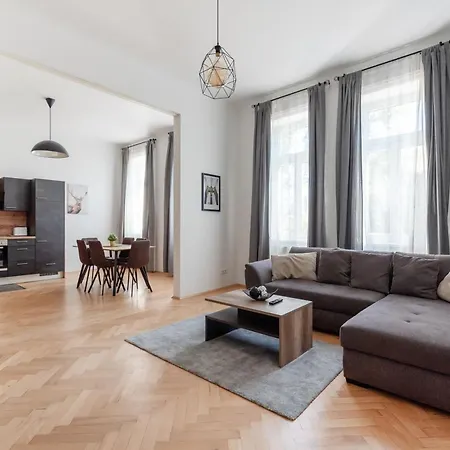 Zentrale Lage Mit Direkter Anbindung Ans Zentrum Apartment