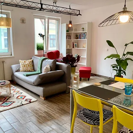 Apartment For 2 In Margareten