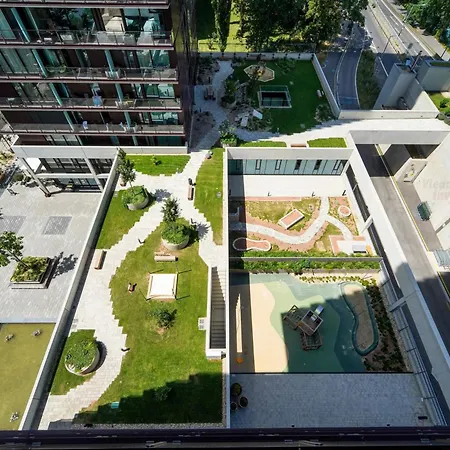 Amazing View Over Vienna And Infinity Pool