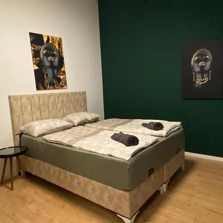 8 Fully Equipped Studio Shared Apt W Terrace Margareten