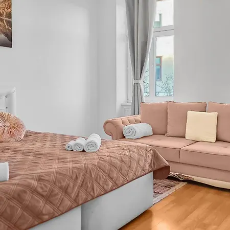 Triple Room Riverwalk