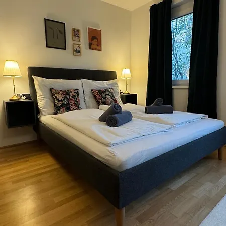 Modernes & Ruhiges Apartment Mit Balkon