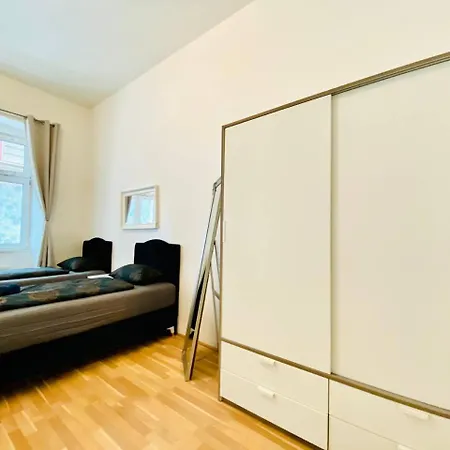 Cozy Studio Lg4