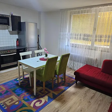 Simple Room 2 Bett Zimmer Mit Gemeinschafts Wc Und Bad