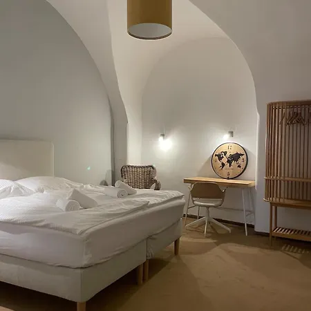 Historical Flair Apartment With Two Bedrooms