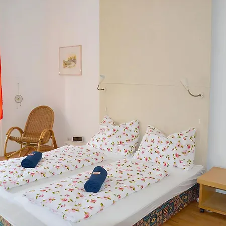 81M2 Optimal F Miete Bis Max, 6 Mon, Direkt Bei U6 Apartment