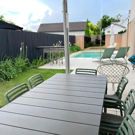 Wohnung Mit Privatgarten & Salzwasserpool