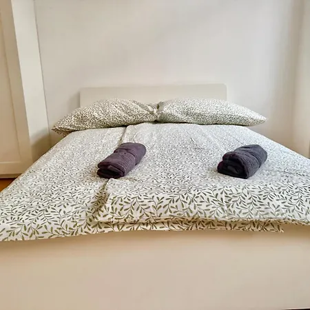 2 Bedroom Long-Term Central Apartment