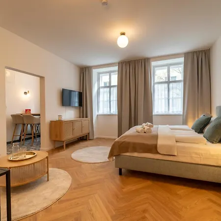 Josef'S Home I Tassilo