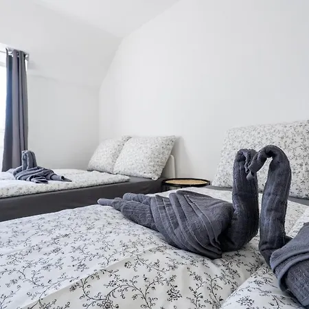 Modern Rooftop Apartment For Long Term Stays
