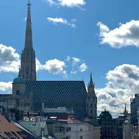 110 M2 Cathedral View Penthouse Apartment