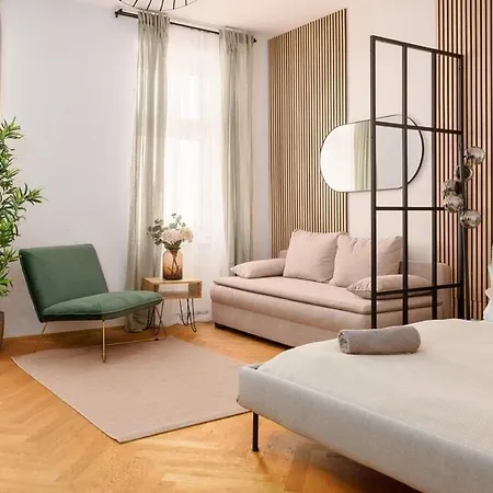 16 Guests I 4BR I Near Danube I 5 Min to U1 Apartment