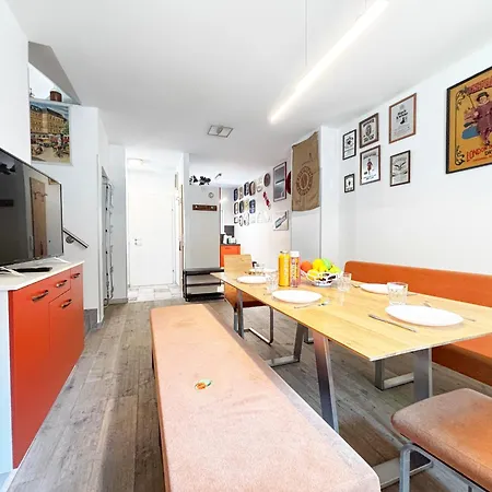 Avio House, 3 Bedrooms, Garden Area, Terrace