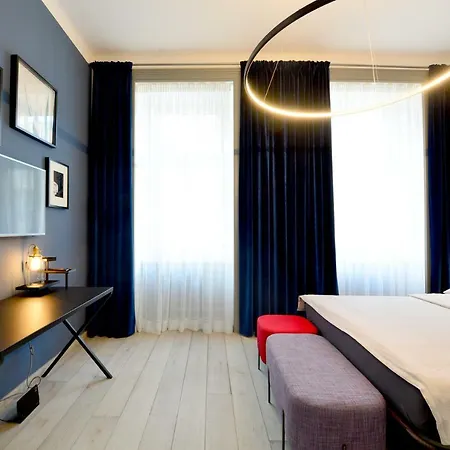 Chic And Modern In Hip Area Appartement