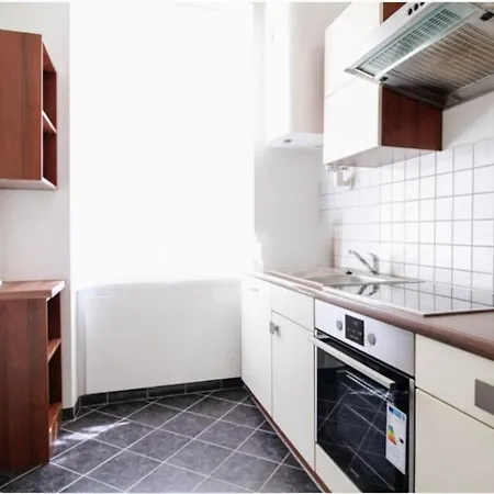 1 Bedroom Apartment Near Central Station
