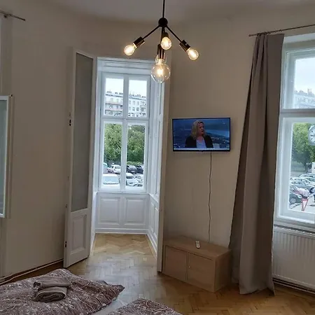 Lovely New 2 Bedroom Near Hannovamarkt