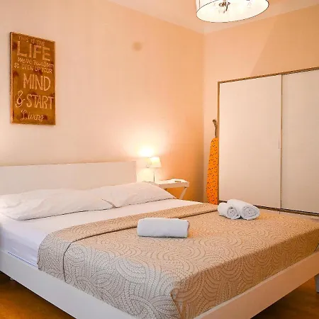 Bright Apartment Schoenbrunn Palace