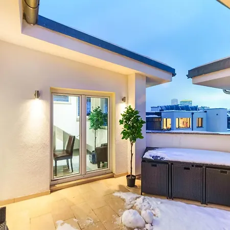 3 Bedroom Penthouse Ideal For Large Groups, 112