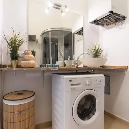 ⍟Luxurious And Bright⍟ 5 Min Walk To City Center Apartment