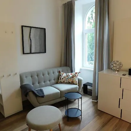 Max, Ruhige Sonnige Wohnung In Praternahe