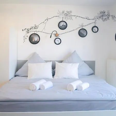 Room 4 Art Appartments Nr.1 In Vienna Center