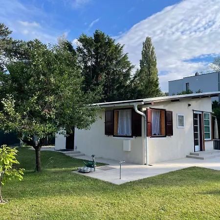 Garden Bungalow Danube
