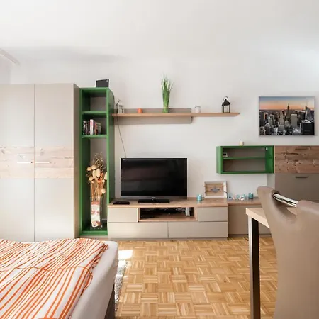 Cosy Apartment Near Vic