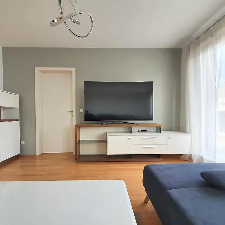 Near Lake Spacious & Furnished Beautiful Apartment