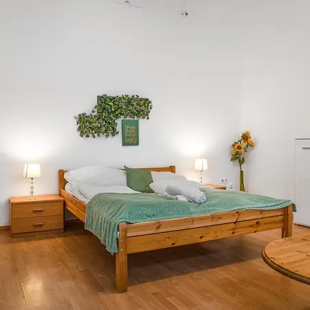 Elegant 2Br Apartment - Near Bahnhof Wien Meidling
