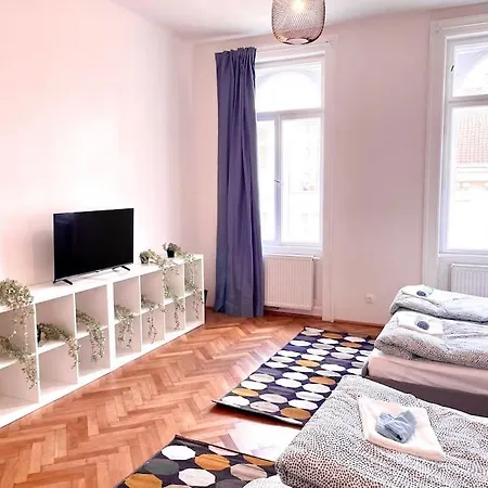 Brand New Spacious & Stylish Aptmt In City-Centre