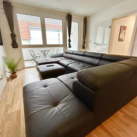 Apartmán 80 M2 - Terrace - Free Parking