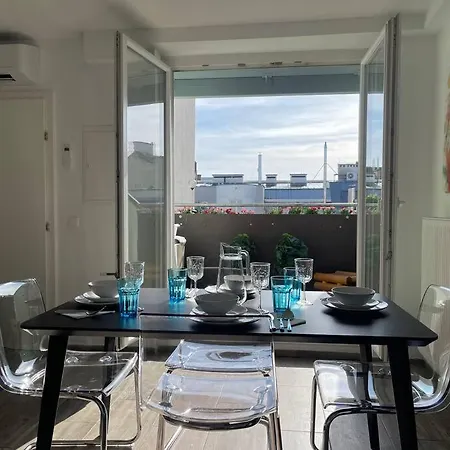 Dachgeschoss Fuer 4 Mit Terrasse Apartment