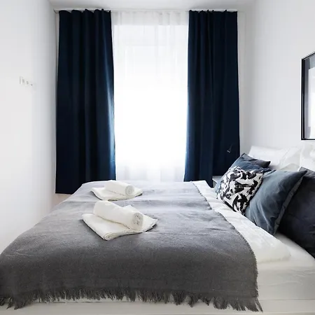 Central City Apartment - 2 Bedroom With Netflix